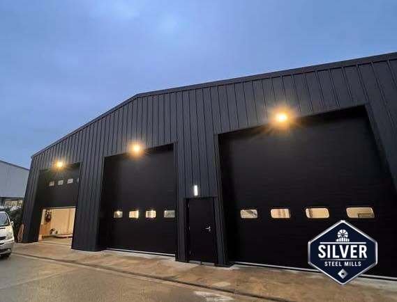 Black Steel Building Pakistan Modern Commercial PEB Facility