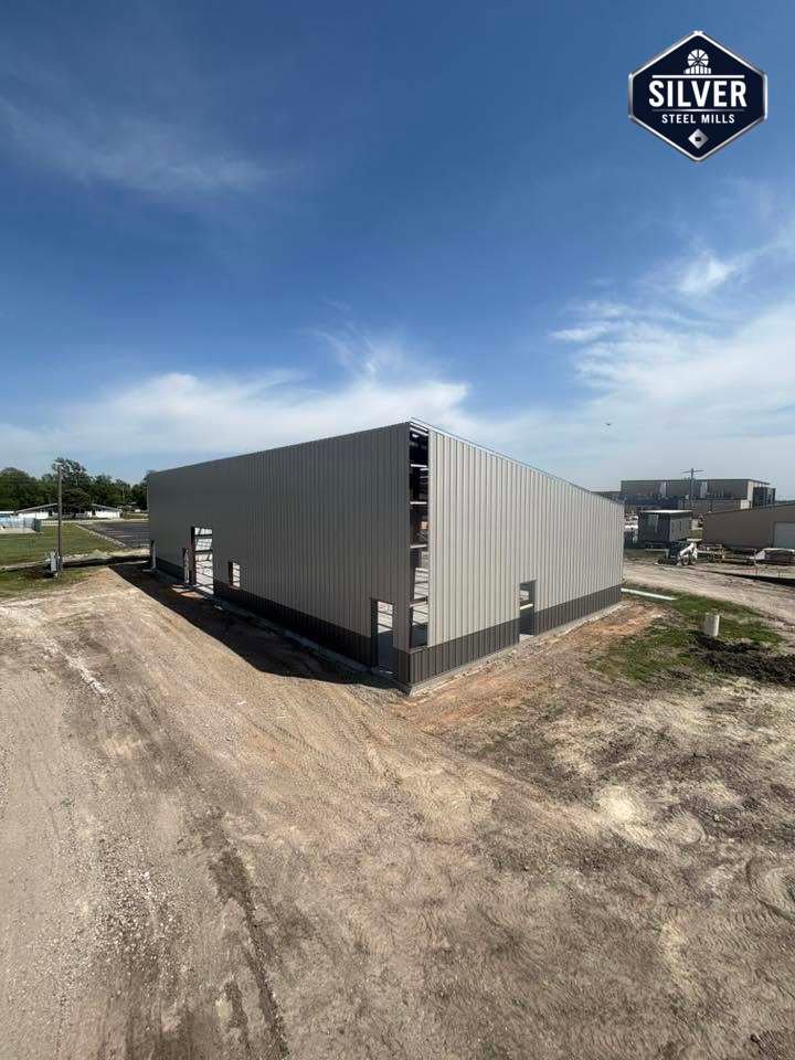 Commercial-Steel-Warehouse-in-Pakistan-Modern-PEB-Building-Construction
